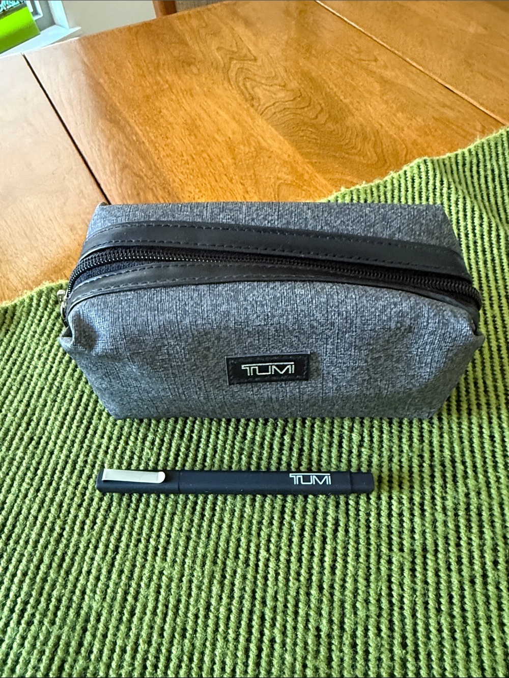 Tumi travel mini bag w/pen